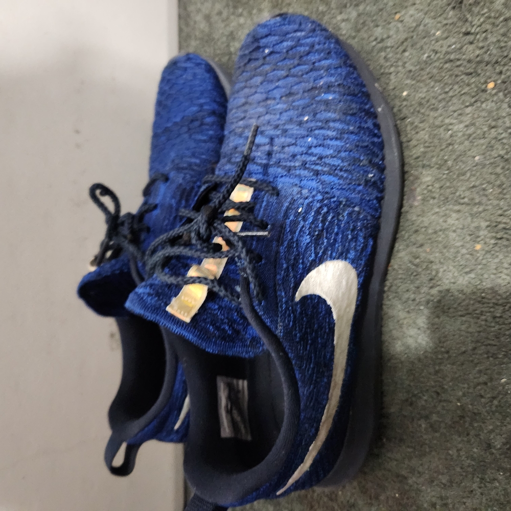 Nike Roche Sneakers - Picture 2 of 6
